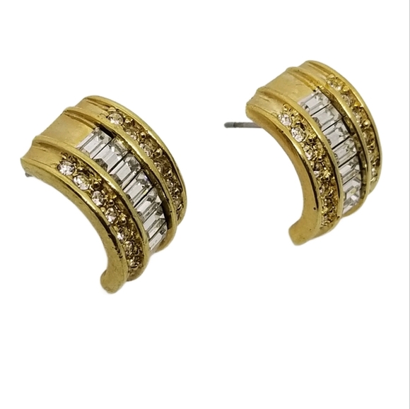 ROMAN VINTAGE GOLDTONE & WHITE RHINESTONE EARRINGS - Picture 4 of 6